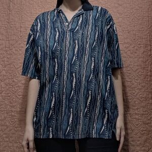 Tundra Men's Navy and White Patterned Shirt